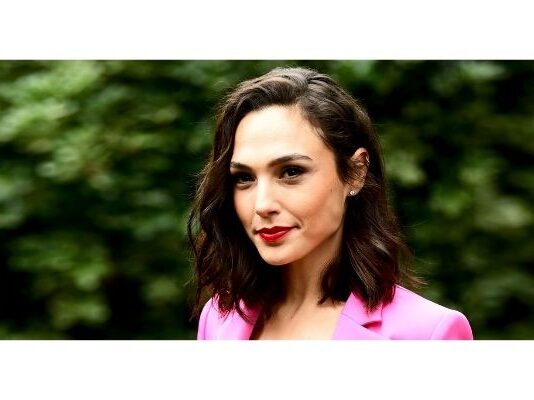 Gal Gadot Biography.