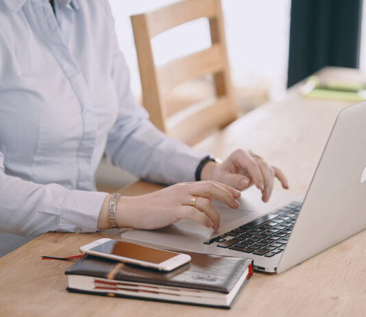 Step by Step: E-Commerce Website Design & Development Process Why Hiring a Professional Website Development Company is Better than a DIY website builder