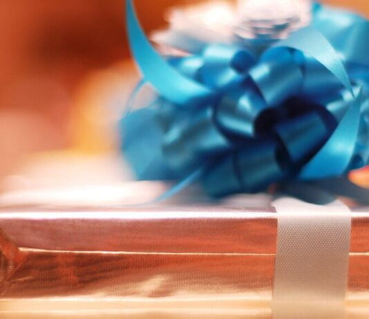 A Bit Different But Truly Romantic Gifts Ideas For First Marriage Anniversary A Bit Different But Truly Romantic Gifts Ideas For First Marriage Anniversary