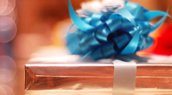 A Bit Different But Truly Romantic Gifts Ideas For First Marriage Anniversary A Bit Different But Truly Romantic Gifts Ideas For First Marriage Anniversary