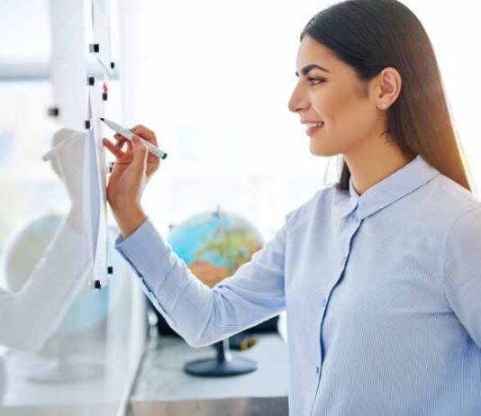 Teaching Around The World: 6 Top Tips For International Teachers teacher