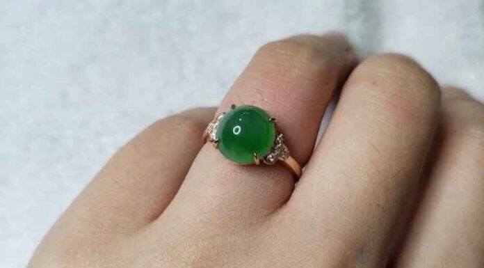 Antique Jewellery Items That Will Look Perfect In Your Collection Antique Jewellery Items That Will Look Perfect In Your Collection