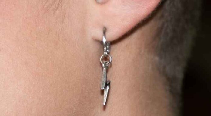 How to Pierce Your Ears: A Step by Step Guide How to Pierce Your Ears