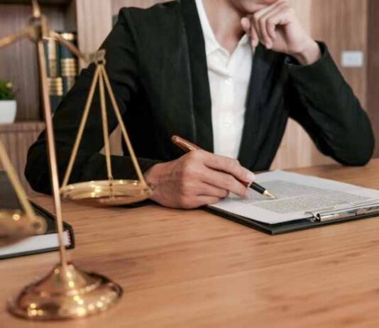 How can an Employment Lawyer help a business firm? How can an Employment Lawyer help a business firm?