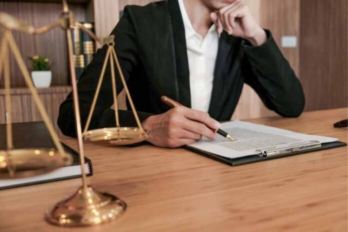 How can an Employment Lawyer help a business firm?