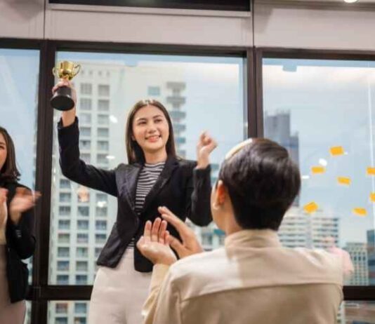 Why You Should Get Personalized Trophies for Your Employees Why You Should Get Personalized Trophies for Your Employees