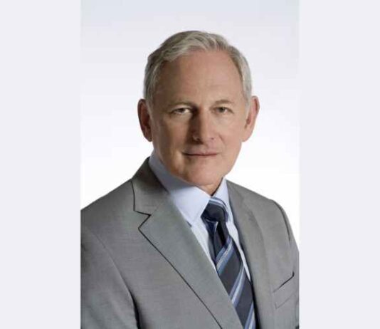 Who Is Victor Garber And His Net Worth, Love Life, Great Achievement And FAQ victor garber